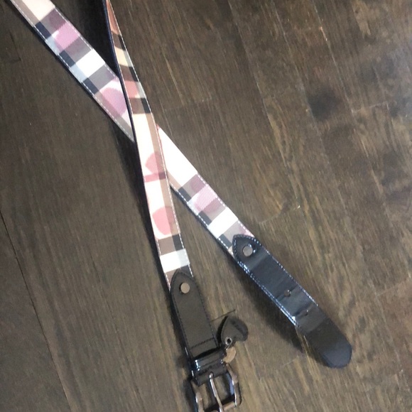 Women’s Burberry belt